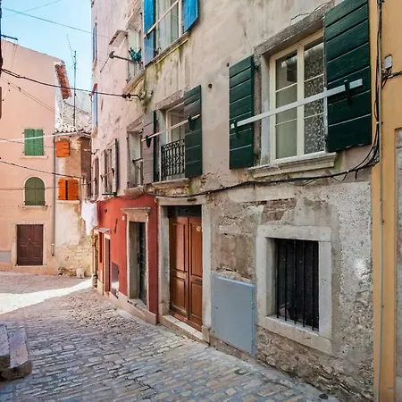 Apartment Montalbano 26 *